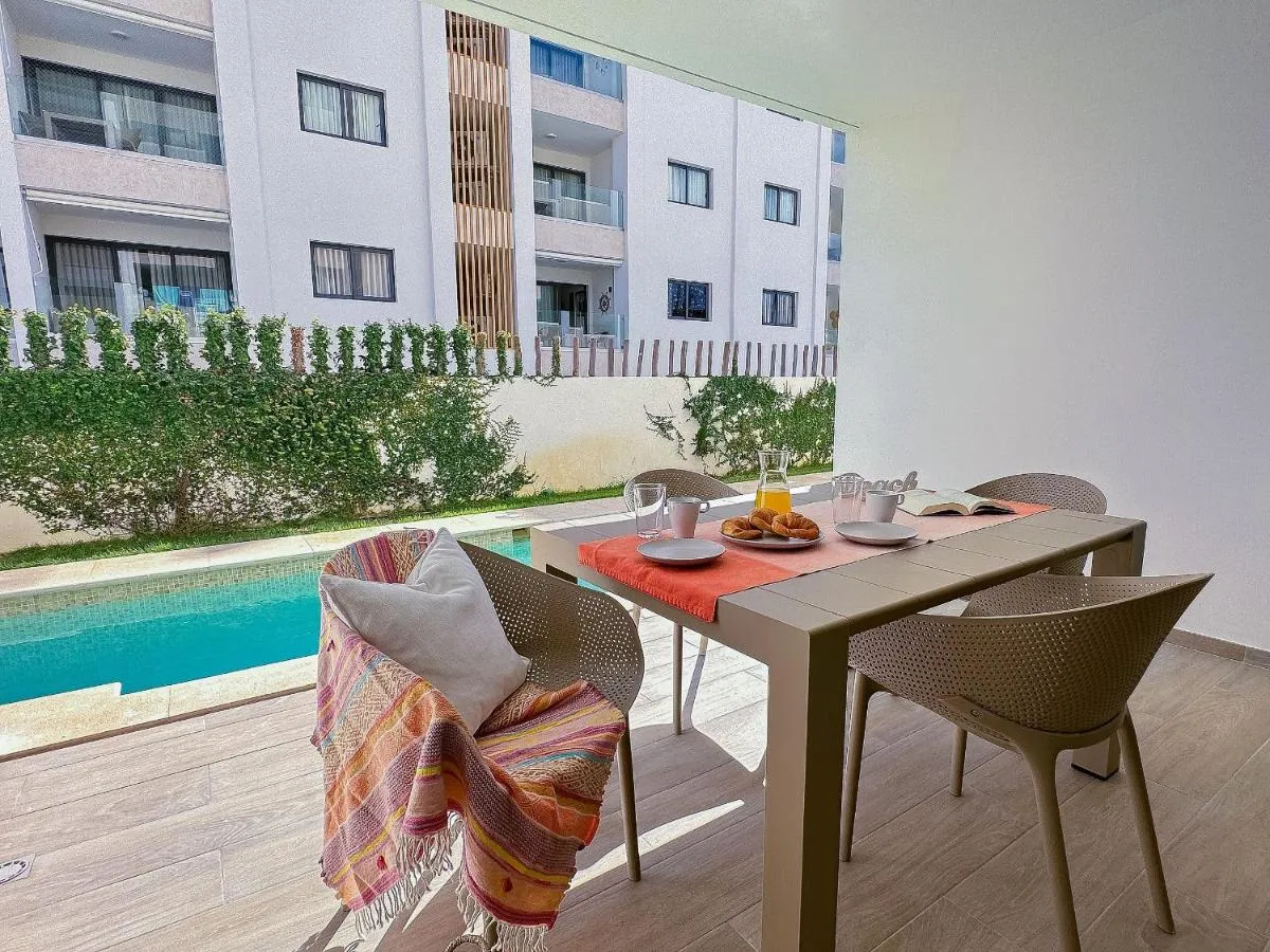 Image 2 of Apto de 2 hab y 2 bañ swim up a pasos de la playa