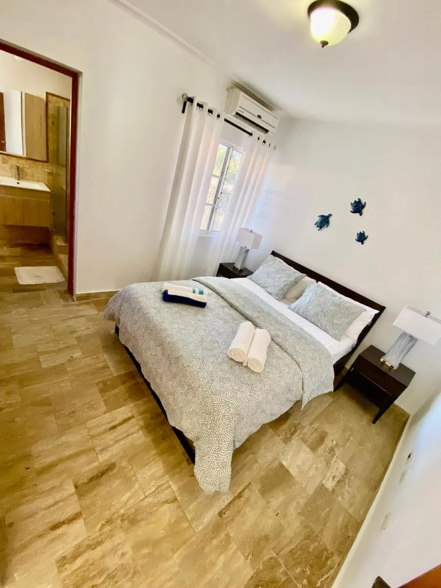 Image 4 of Beach and pool life