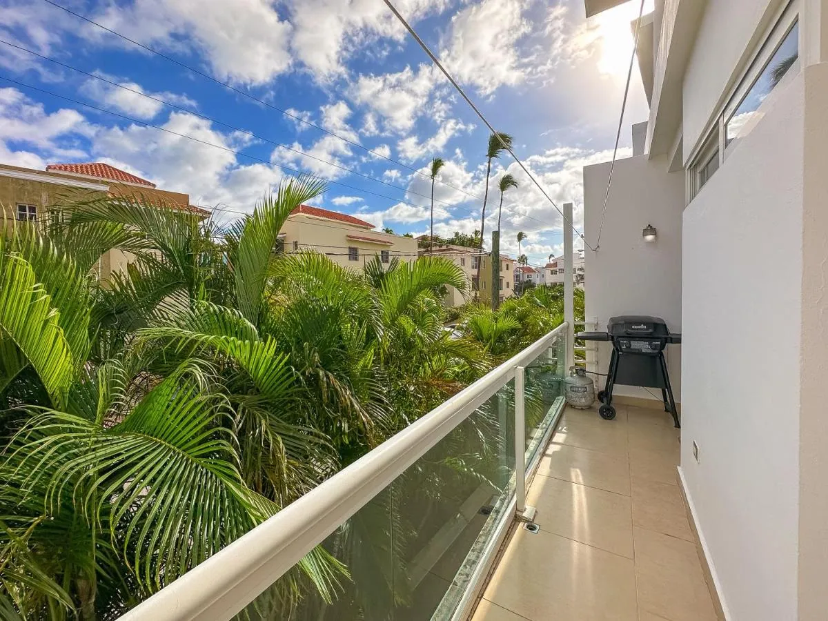 Image 6 of Beautiful 2 BR apartment with BBQ