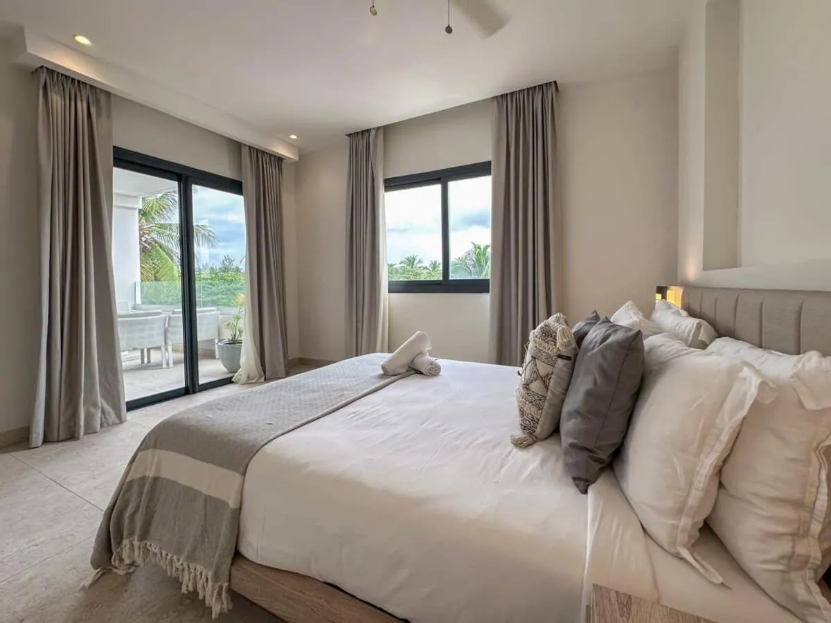 Image 4 of Beautiful Ocean View Penthouse