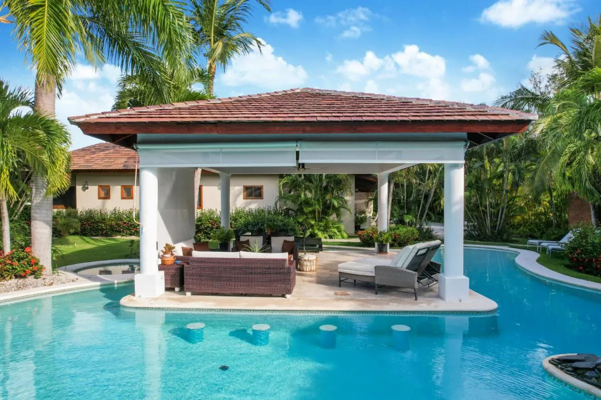 Image 4 of Beautiful Villa with Pool, Gym & Maid