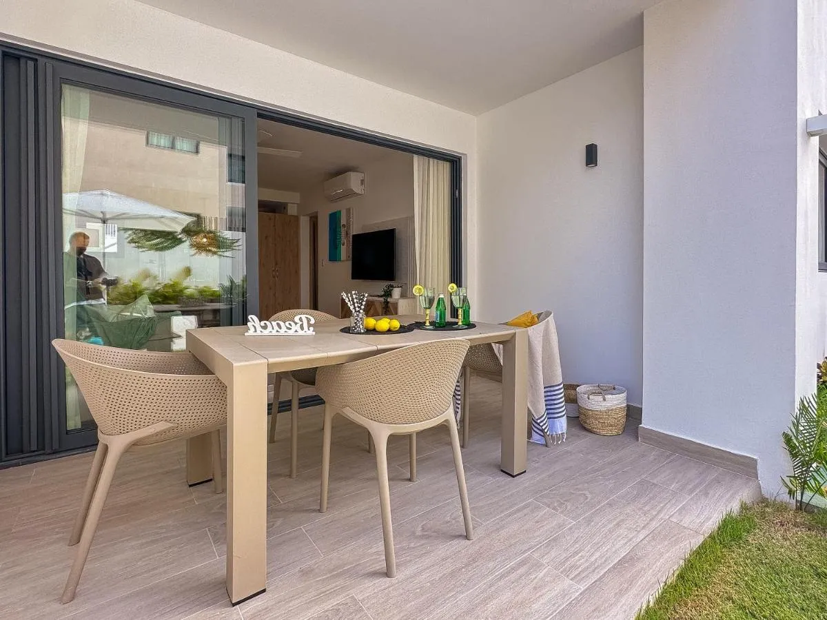 Image 2 of Beautiful and modern new condo on the beach