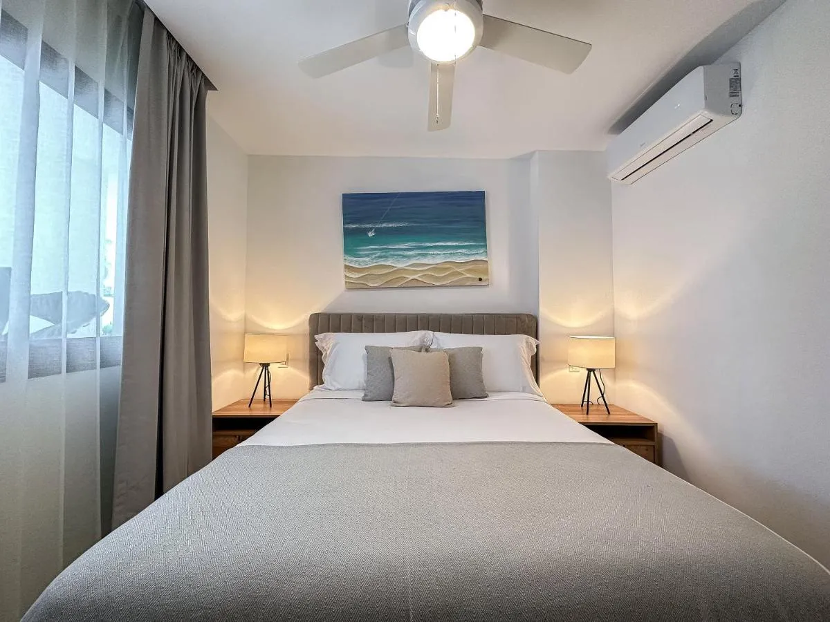 Image 5 of Beautiful and modern new condo on the beach