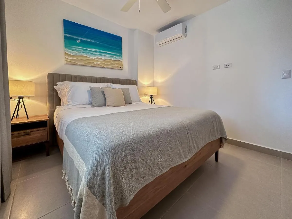 Image 4 of Beautiful and modern new condo on the beach