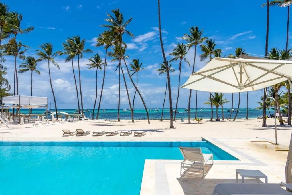 Image of Beauty Playa Coral Pool front ground F12