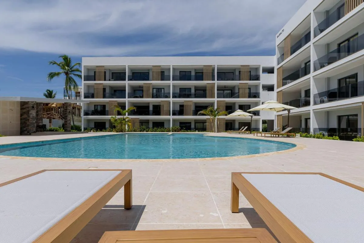 Image 1 of Beauty condo pool views with gym close to the beach