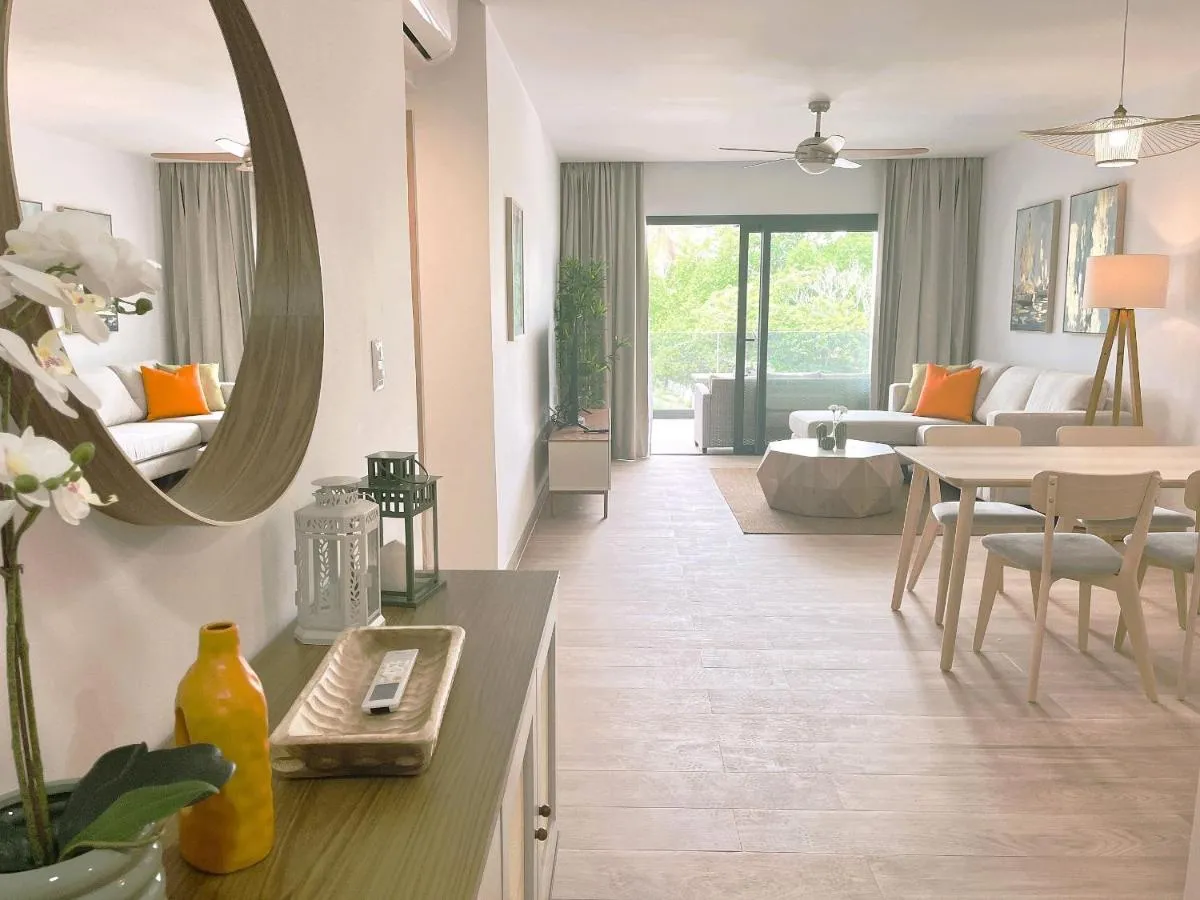 Image 6 of Beauty condo pool views with gym close to the beach