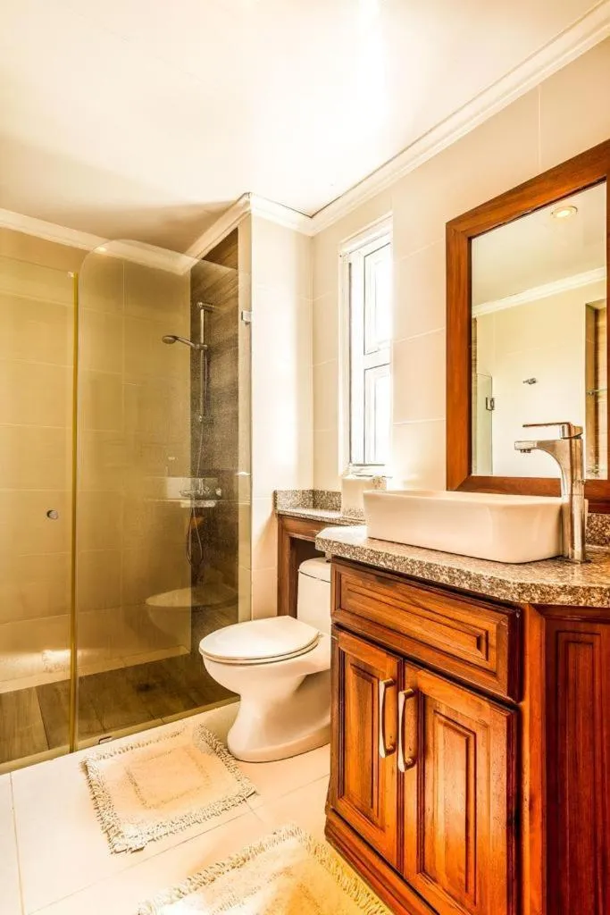 Image 4 of Caribbean Treasure