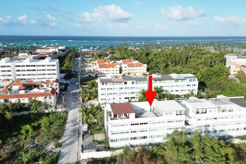 Image 4 of Charming 2 Bedroom Apartment with Pool