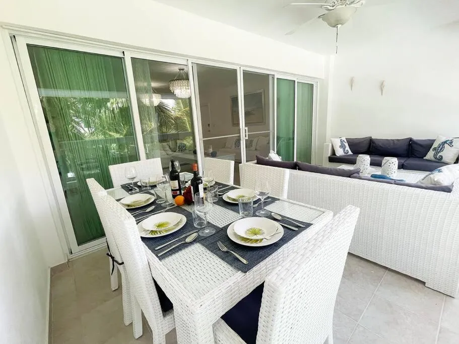 Image 6 of Charming 2 Bedroom Apartment with Pool