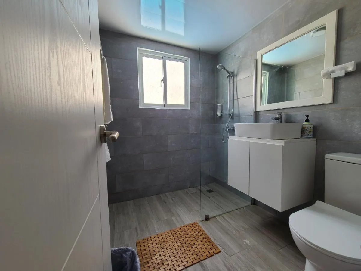 Image 2 of Cozy 2 bedroom apartment 7 minutes walk to beach.