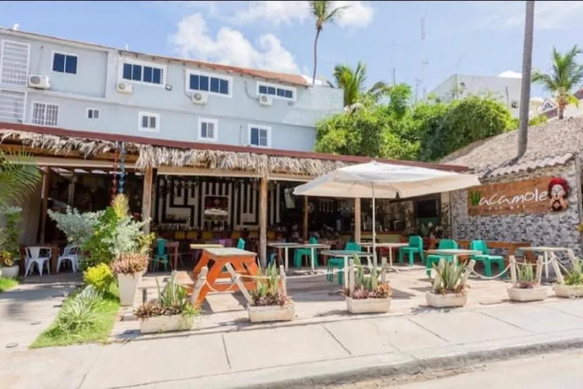 Image 6 of Cozy 2 bedroom apartment 7 minutes walk to beach.