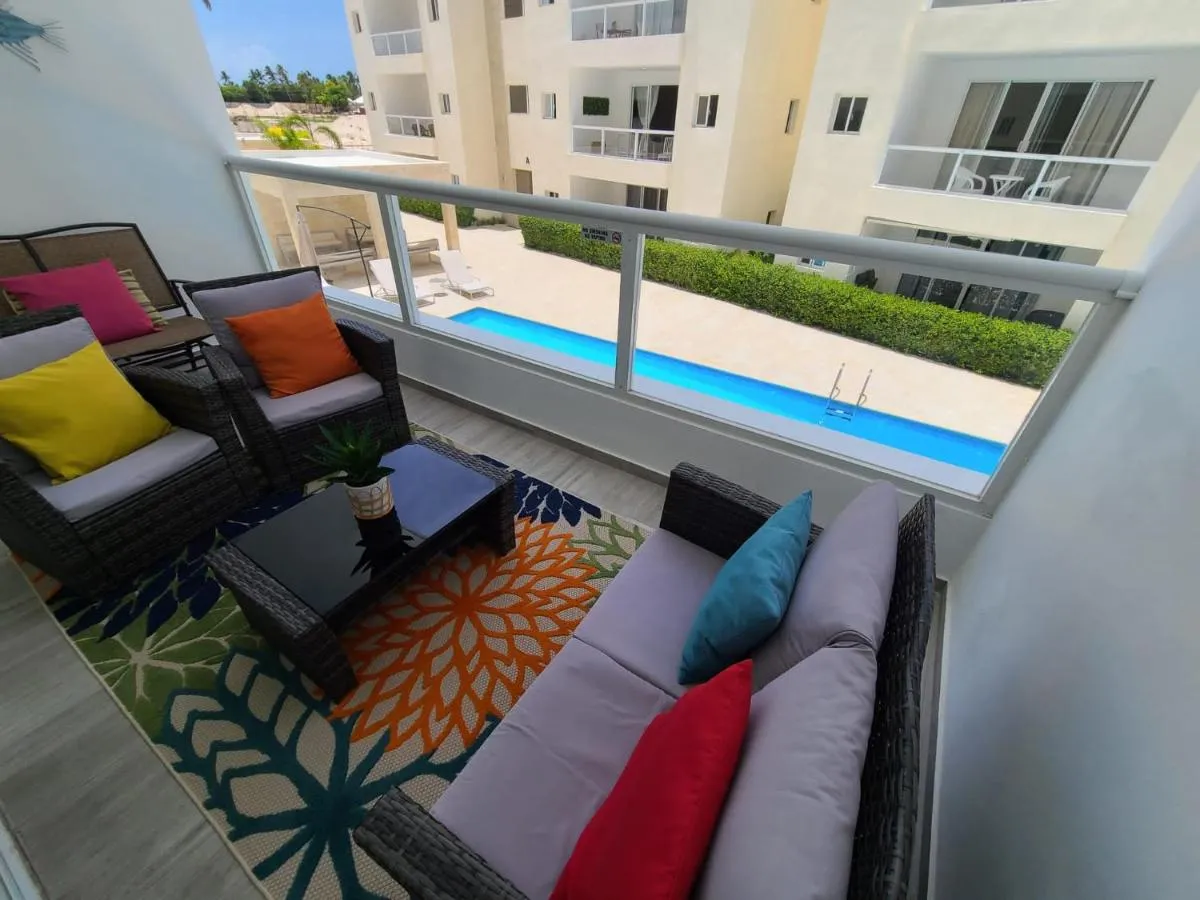 Image 3 of Cozy 2 bedroom apartment 7 minutes walk to beach.