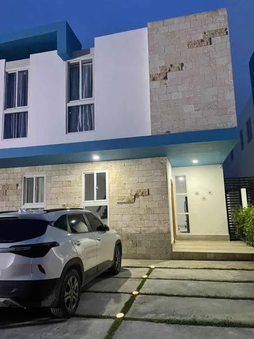 Image 3 of Cozy Villa 10 minutes from Beach