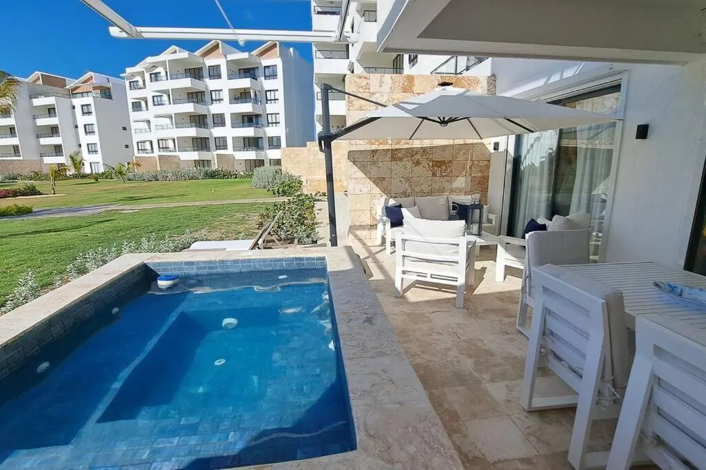 Image 2 of Crystal Lagoon Beach Apartment