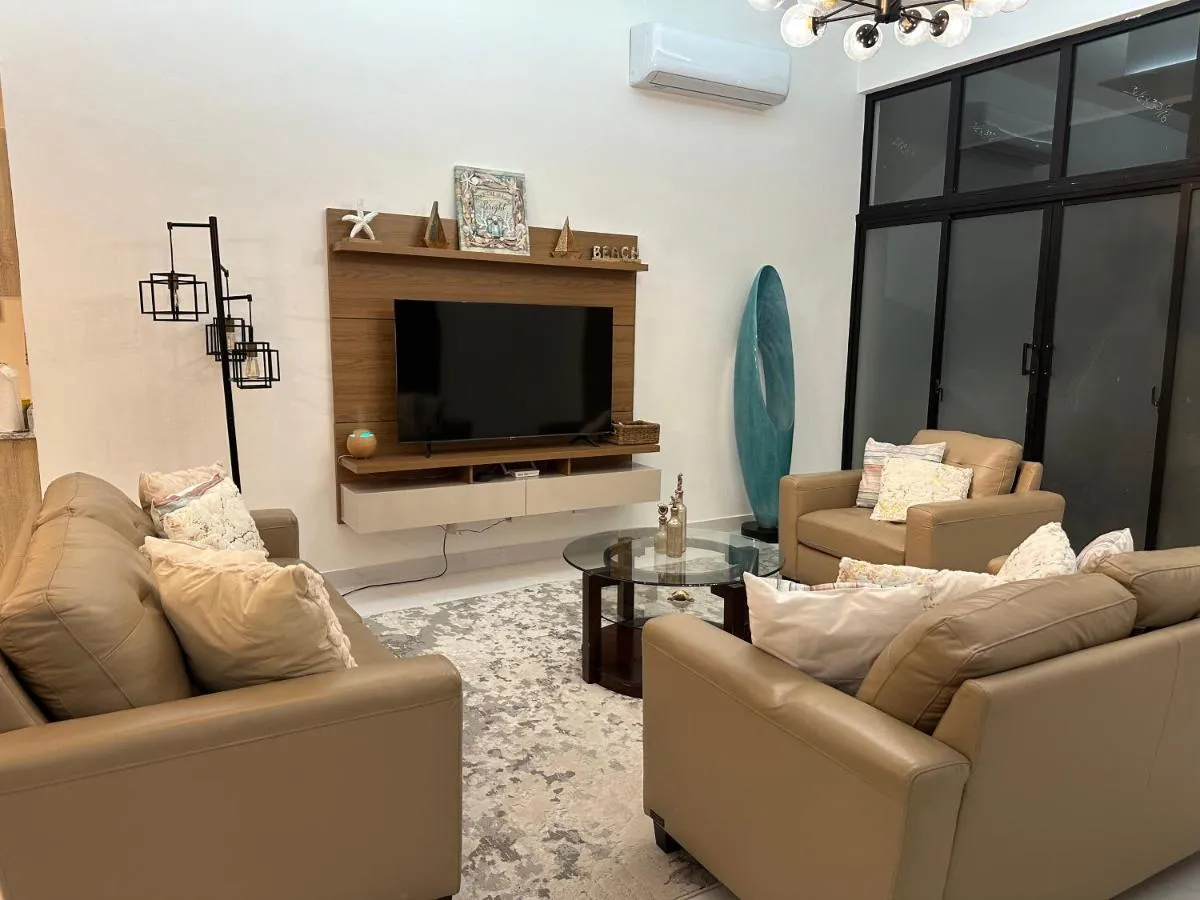 Image 2 of Excelente Villa con piscina de 3 rooms 2,5 bath