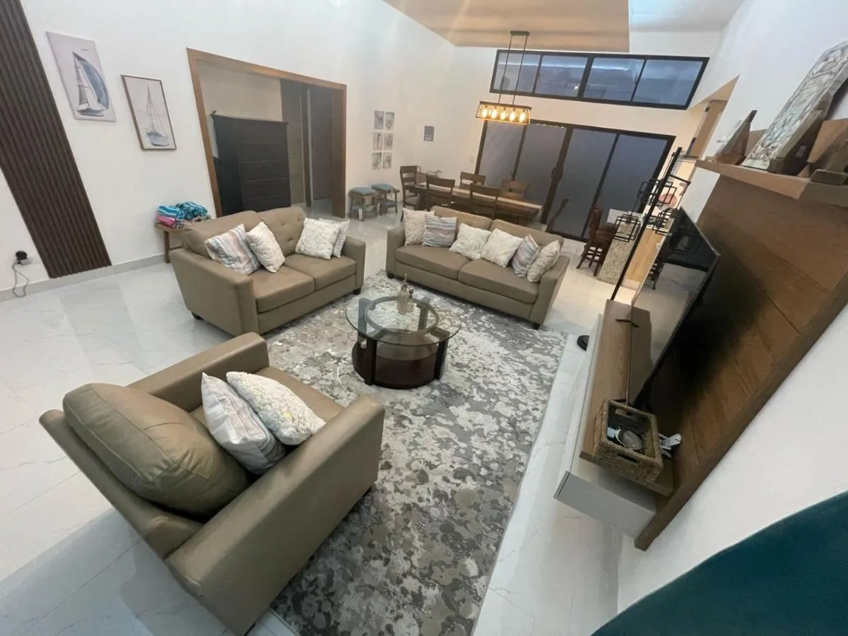 Image 4 of Excelente Villa con piscina de 3 rooms 2,5 bath