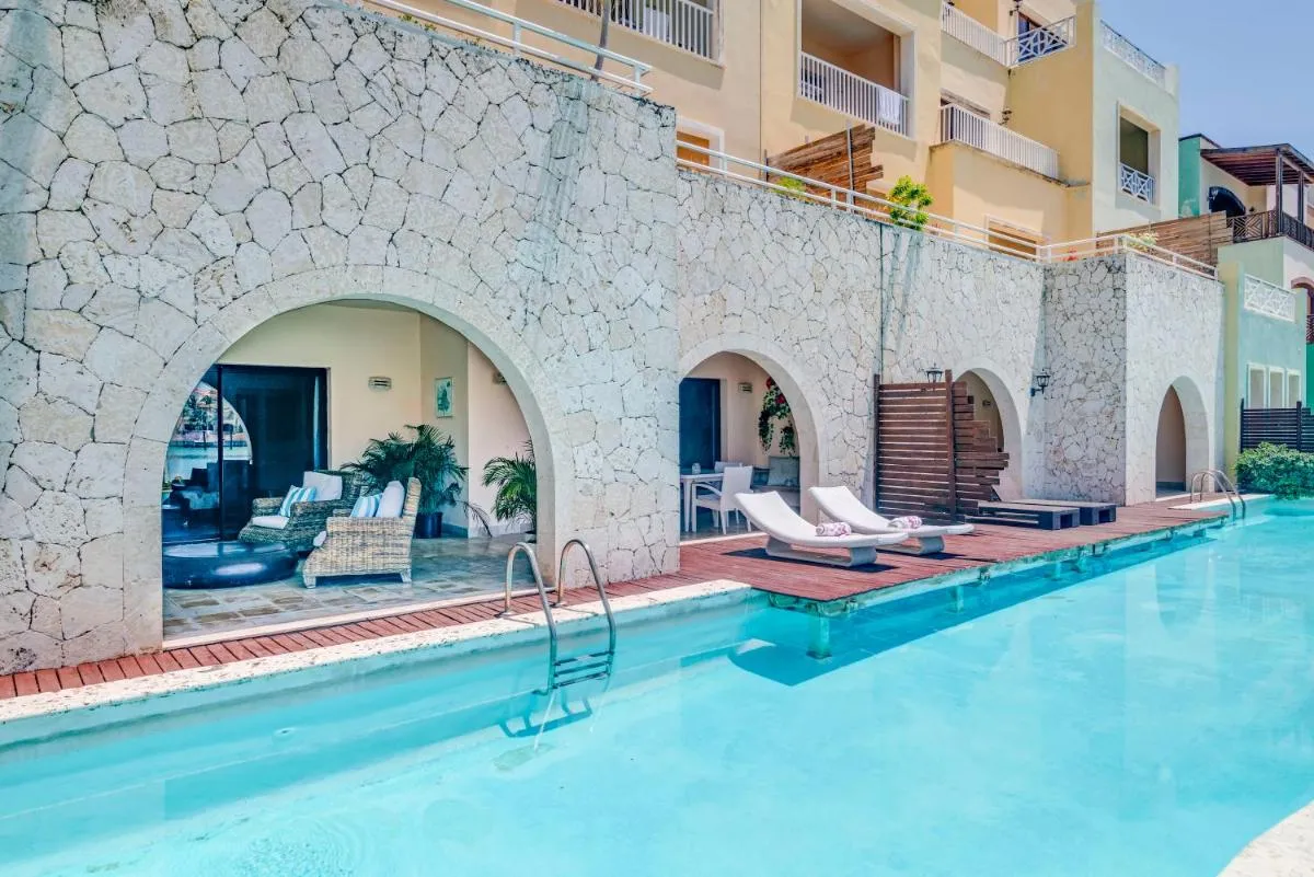 Image 3 of FISHING LODGE, INFINITY POOL, VISTAS A LA BAHIA