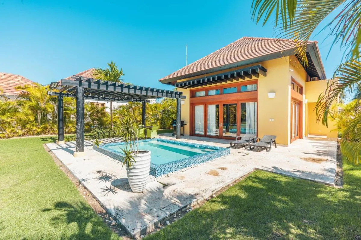 Image 3 of Fabulous bungalow with private pool CAA