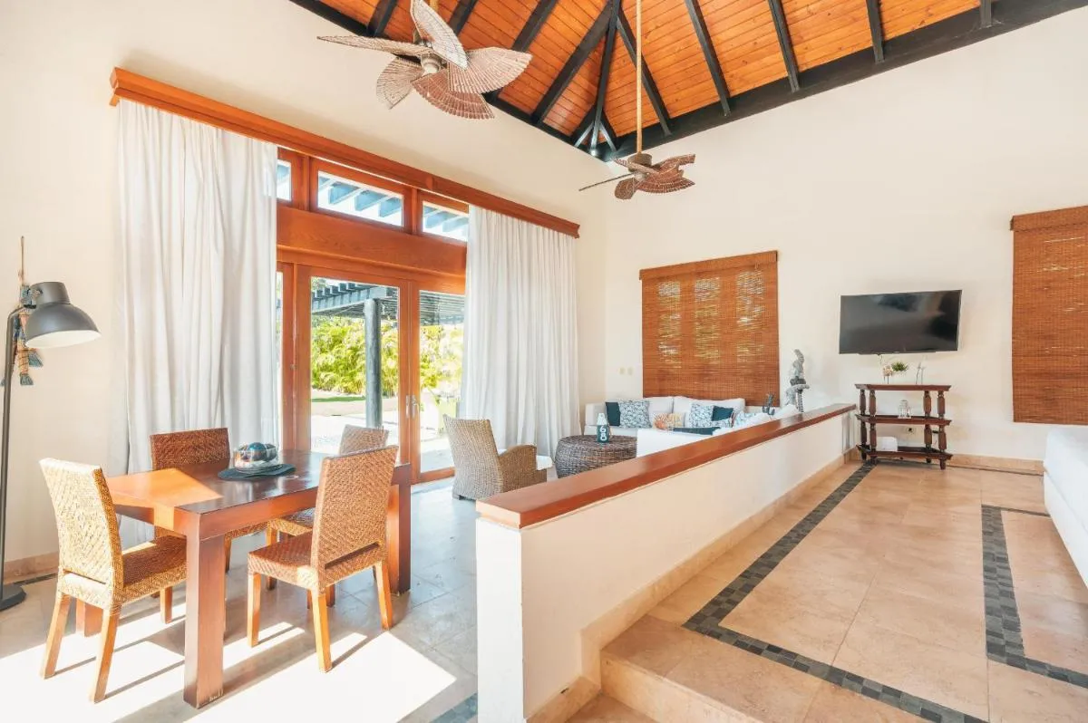 Image 5 of Fabulous bungalow with private pool CAA