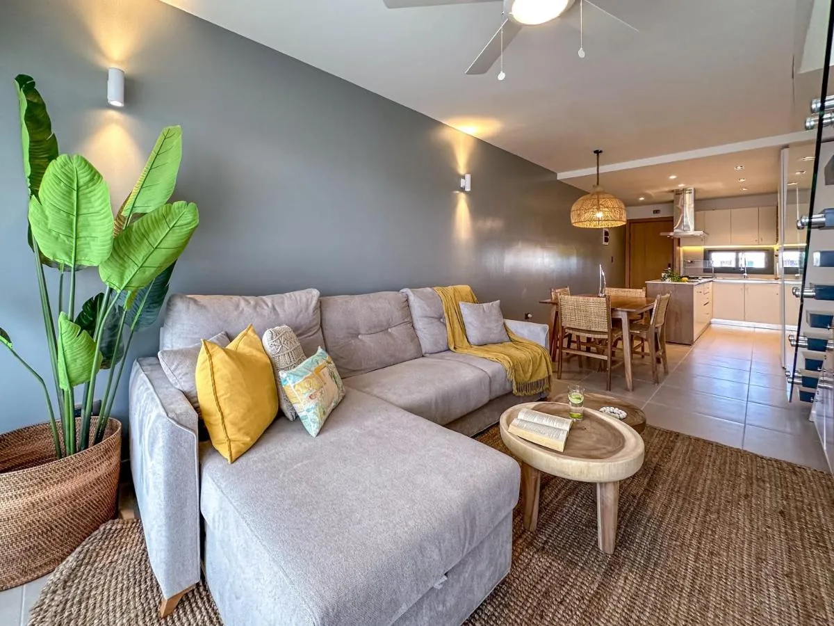 Image 2 of Fantastic new Penthouse w Rooftop Picuzzi