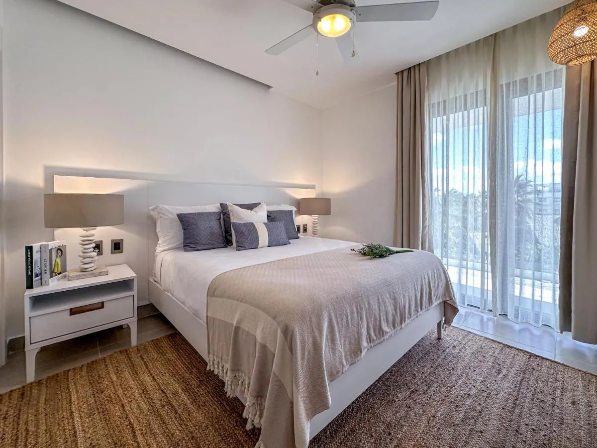 Image 3 of Fantastic new Penthouse w Rooftop Picuzzi