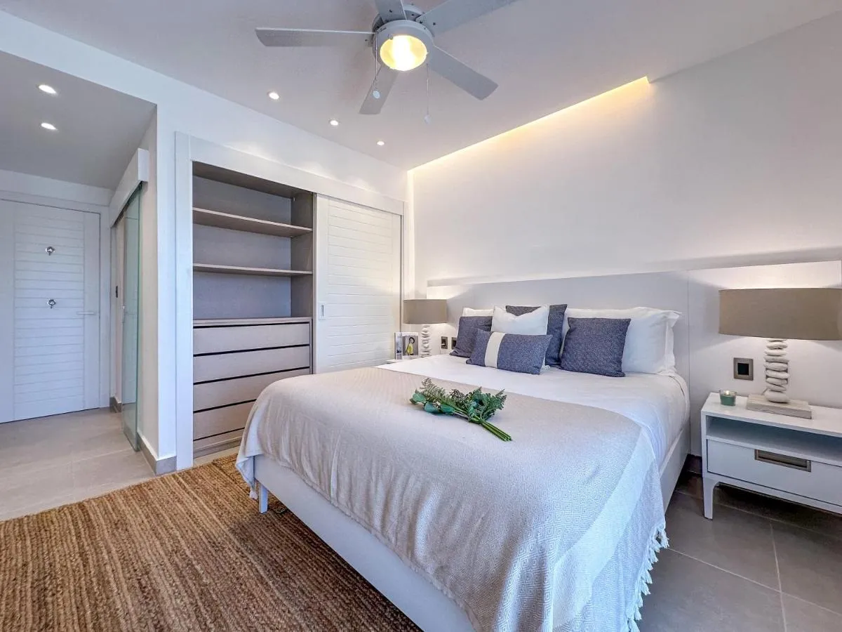 Image 4 of Fantastic new Penthouse w Rooftop Picuzzi