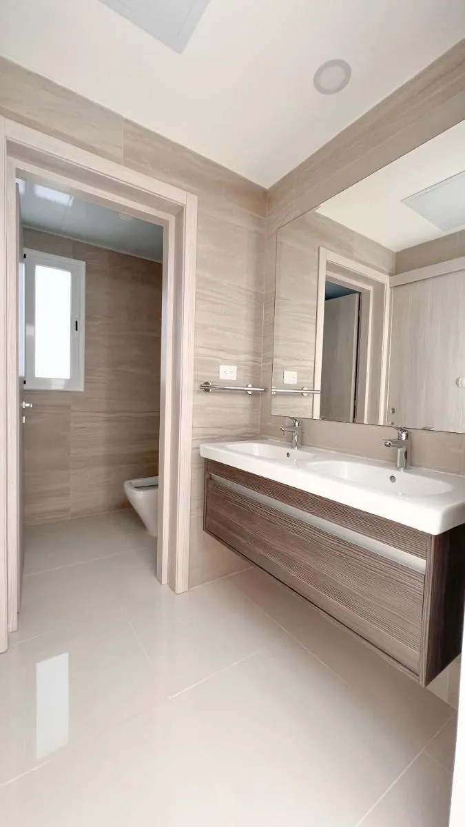 Image 3 of Golf & LakeView Condo Near Beach