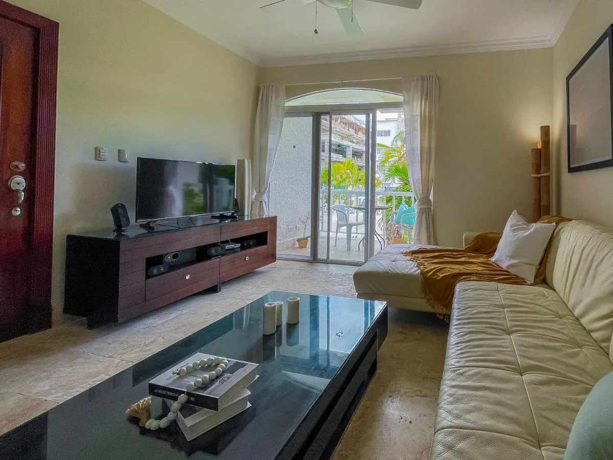 Image 2 of Great 2 BR apartment only 30 seconds walking distance from the beach – BRA1