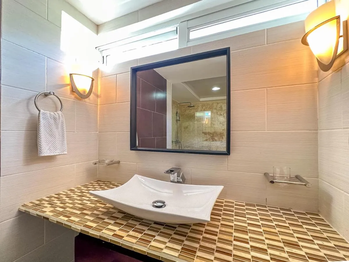 Image 1 of Incredible 3 BR Penthouse w BBQ & Jacuzzi