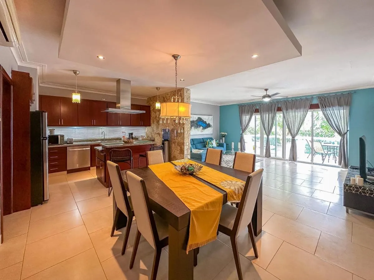 Image 2 of Incredible 3 BR Penthouse w BBQ & Jacuzzi