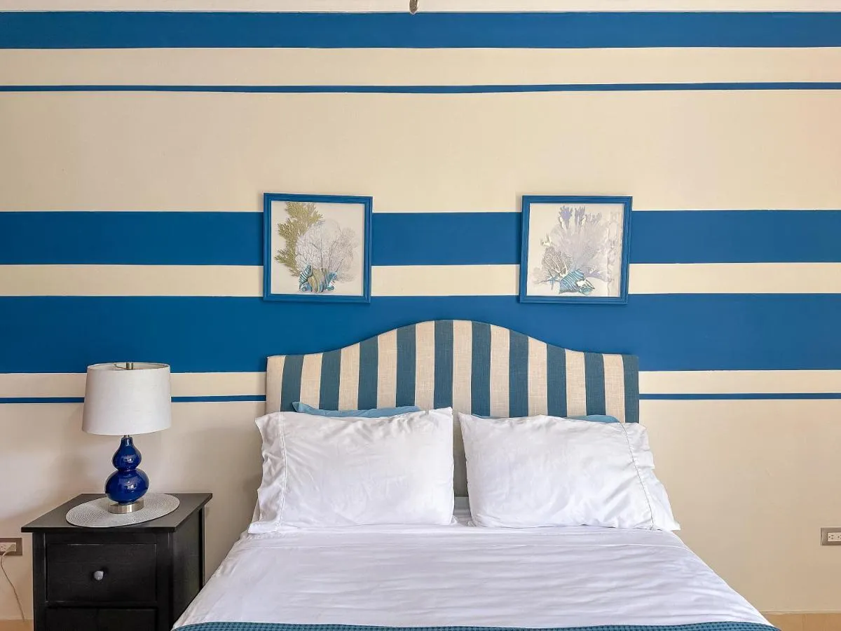 Image 6 of Incredible 3 BR Penthouse w BBQ & Jacuzzi