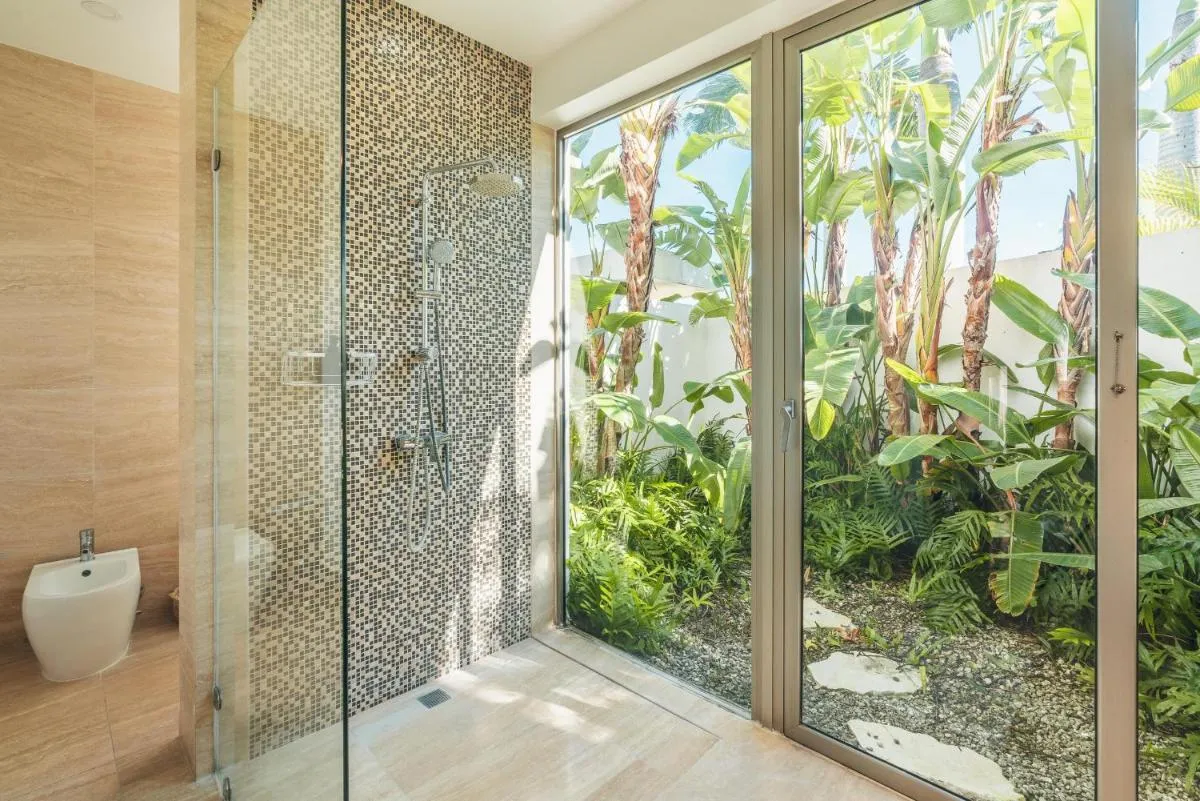 Image 2 of Luxurious and modern Villa with Pool at Yarari