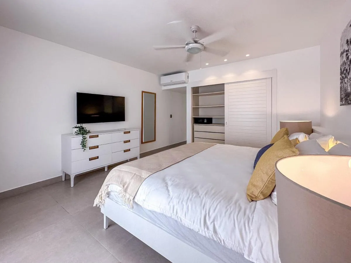 Image 5 of Luxury 3 bedroom apartment at the beach