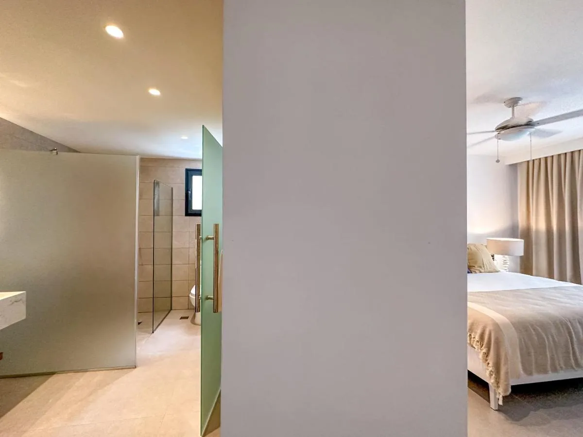 Image 6 of Luxury 3 bedroom apartment at the beach