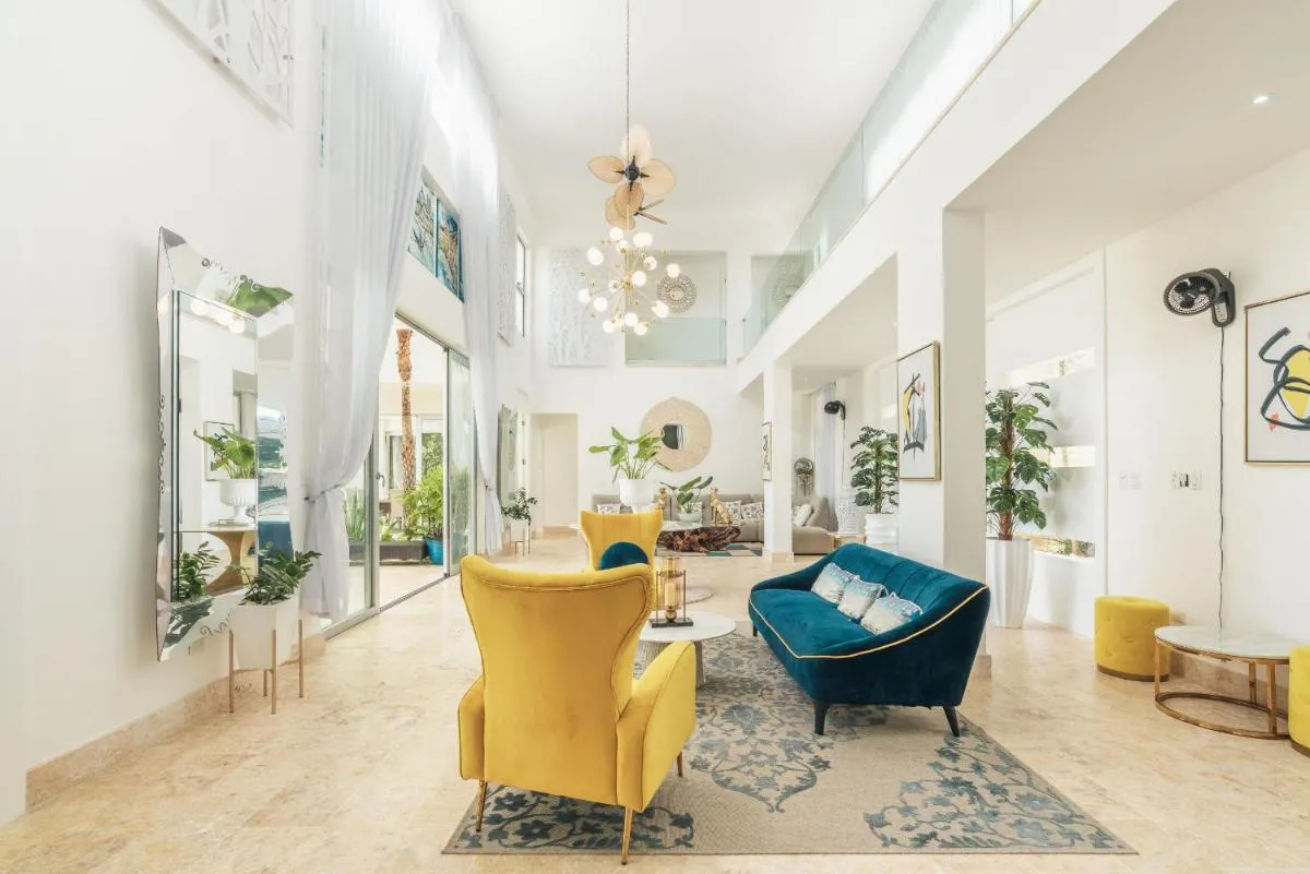 Image 3 of Luxury lakefront vacation paradise!