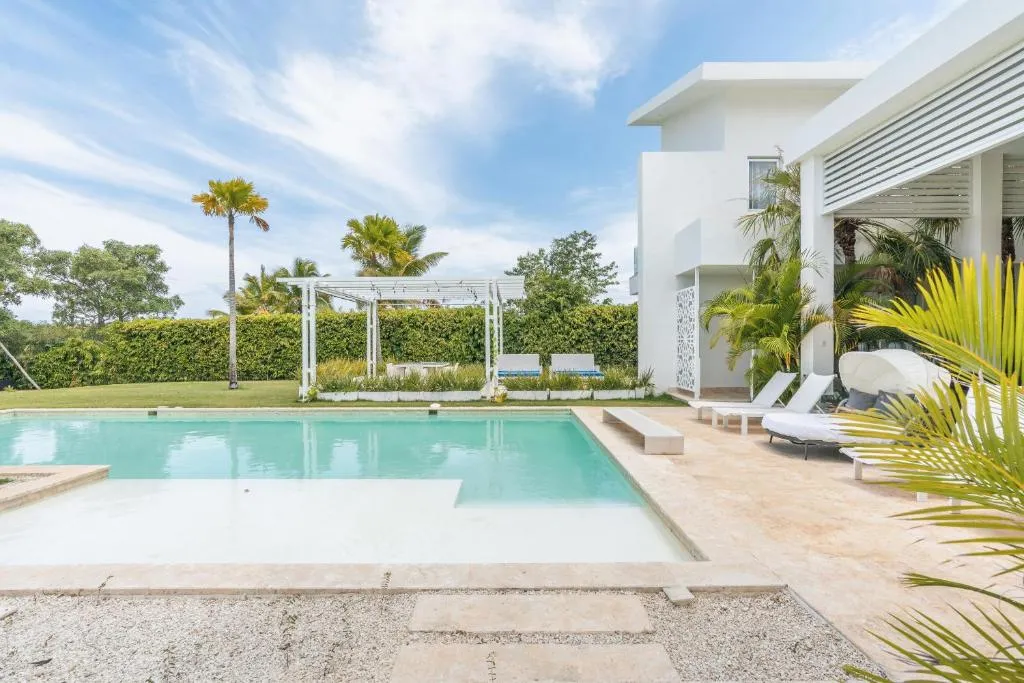 Image of Luxury lakefront vacation paradise!