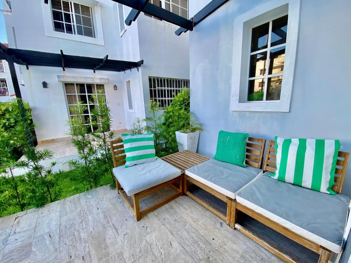 Image 5 of Madonna1 pool beach los corales Arenas de Bavaro