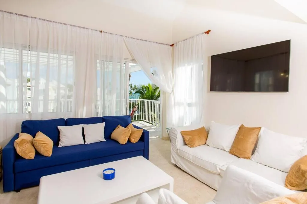 Image 5 of Paradise Found! 4BR, Pool, Rooftop & Ocean Views