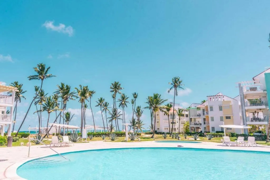 Image 3 of Paradise Found! 4BR, Pool, Rooftop & Ocean Views