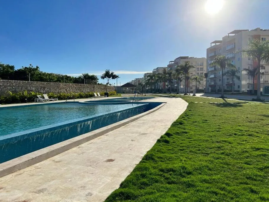 Image of Pool Side 104