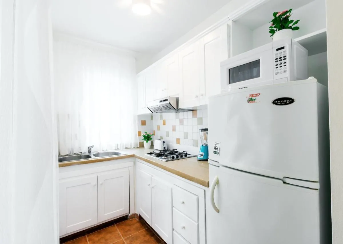 Image 5 of Pool View Condo