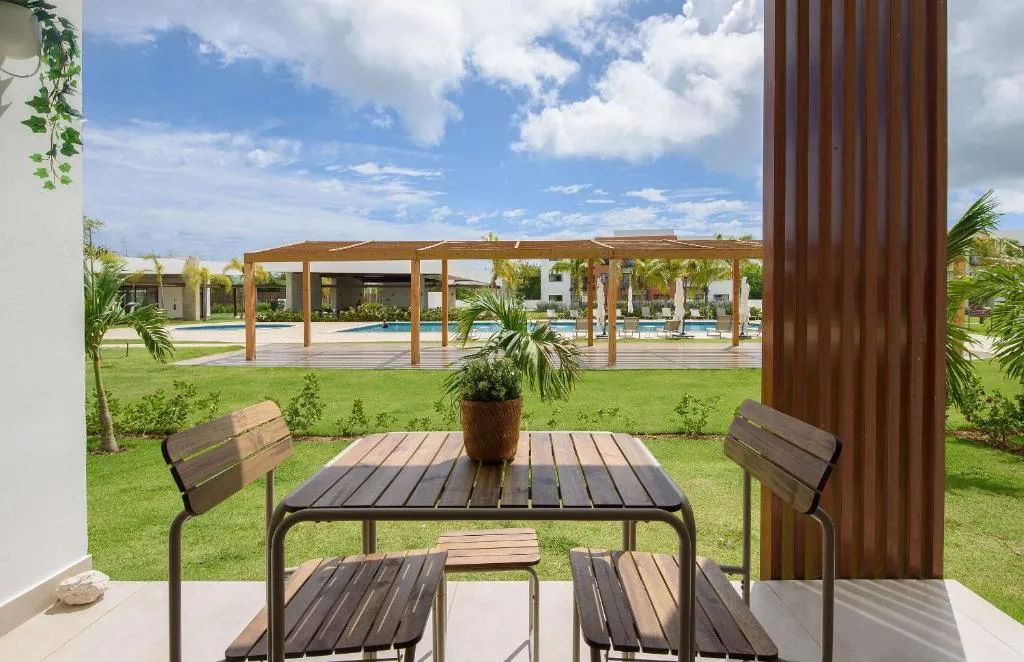 Image of Primer piso frente a la piscina con gimnasio