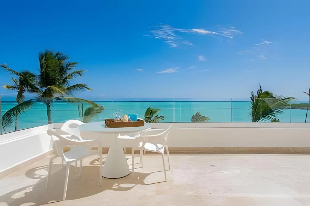 Image 3 of Punta Palmera Beach Front with private cold jacuzzI