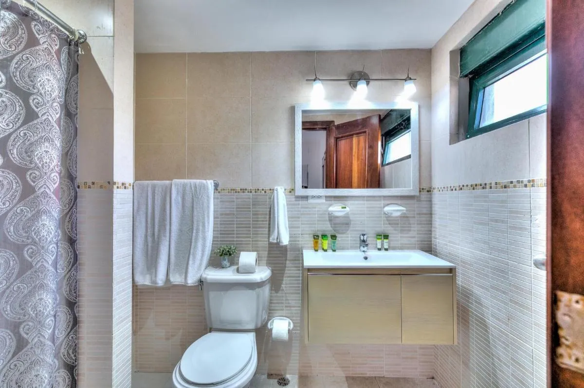 Image 2 of Scenic Oceanfront Apartment with a walking distance to the beach – L-202