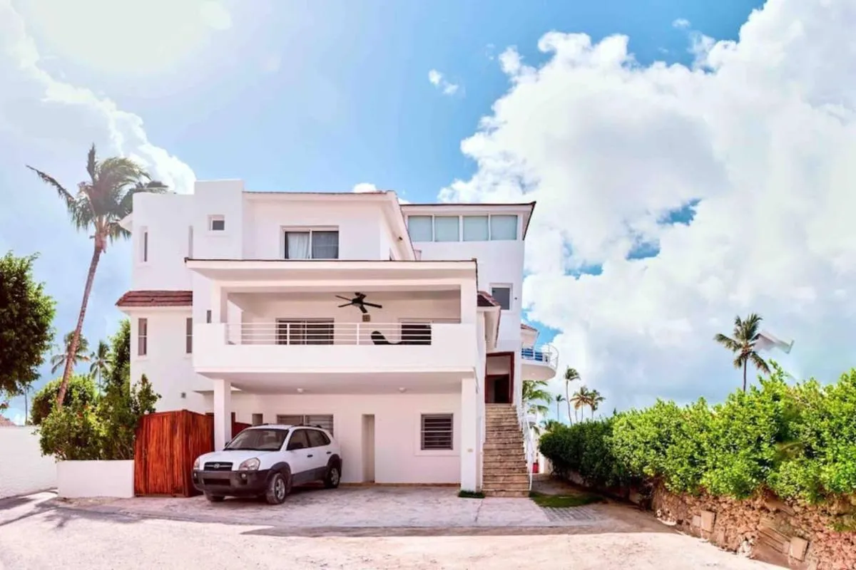 Image 1 of Sortason Familiar House Beach Club