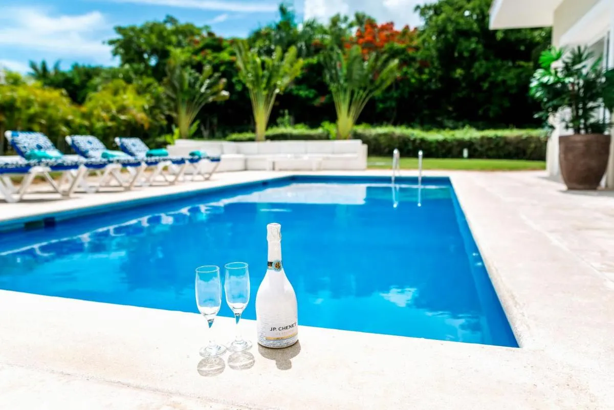 Image 2 of Special offer! Villa Bueno with private pool&beach
