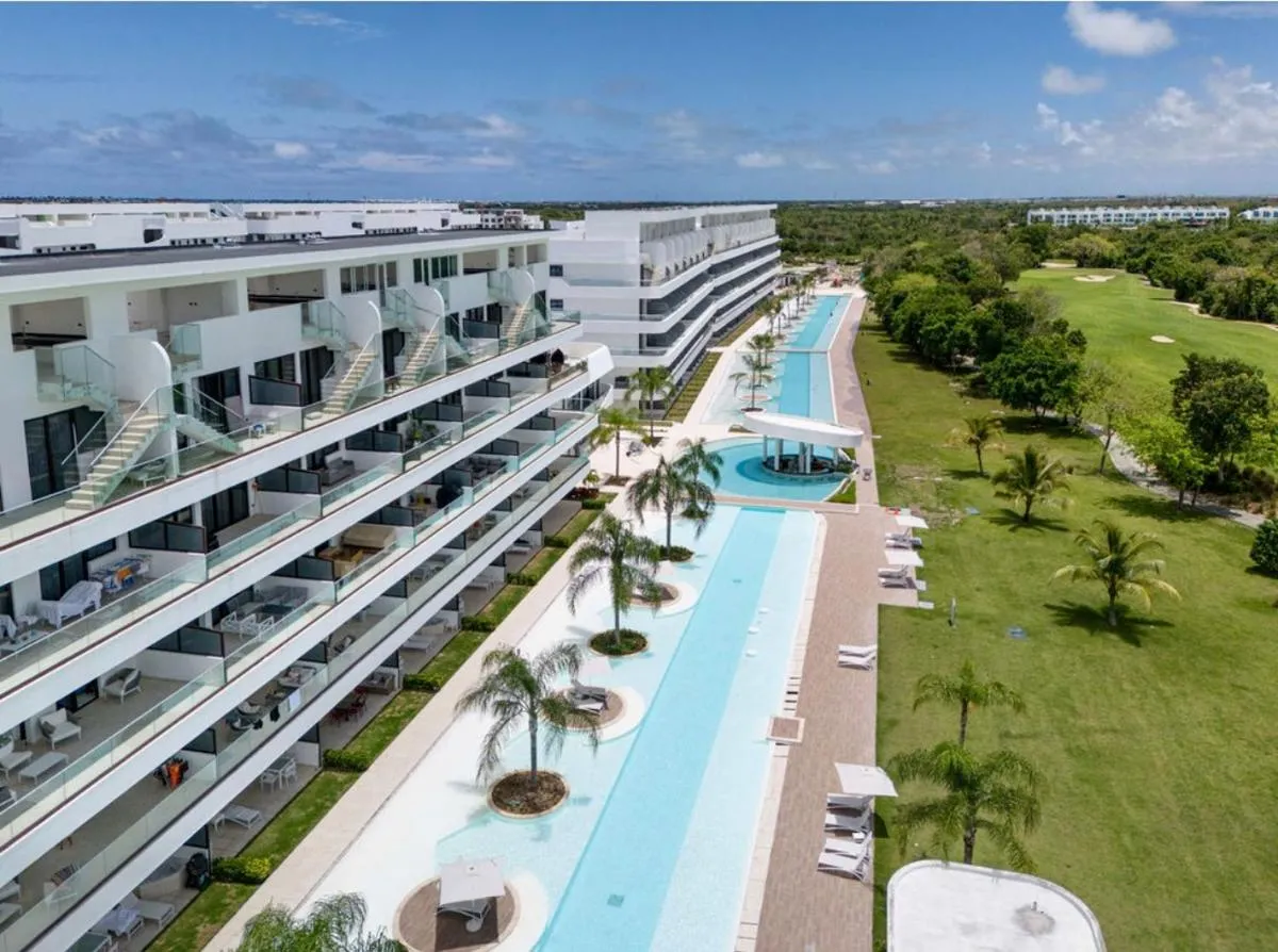 Image 3 of Spectacular ground floor with direct access to the infinity pool and views of the golf course-G115 Star