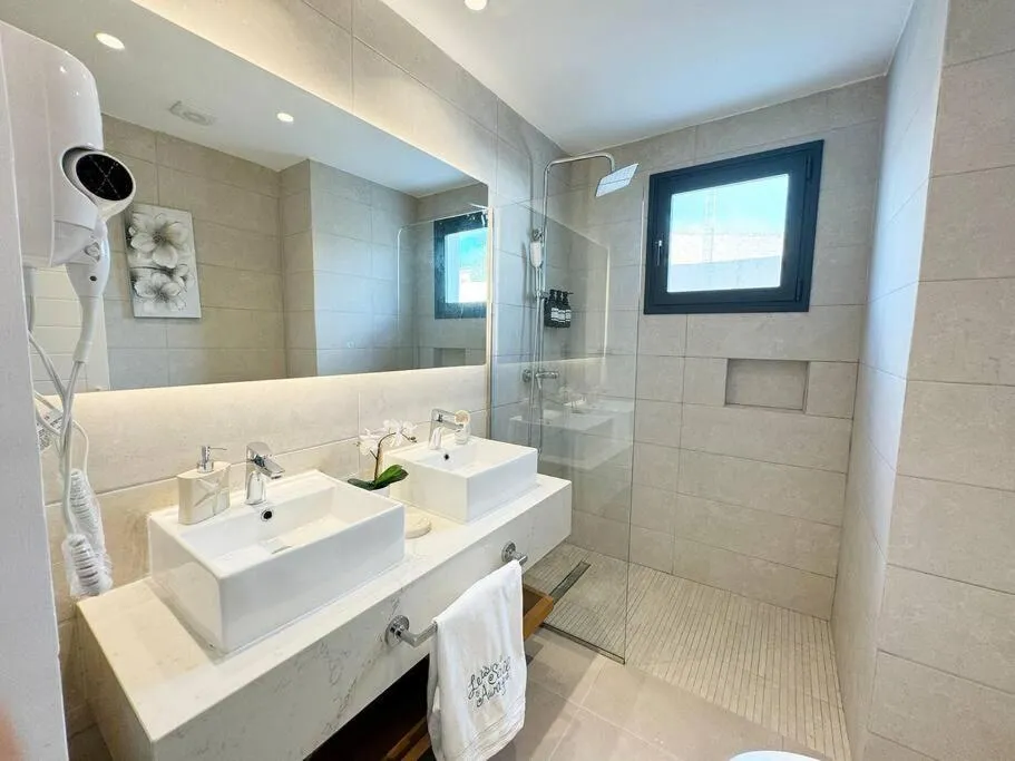 Image 2 of The Zee Corner Tropical paradise at the caribe