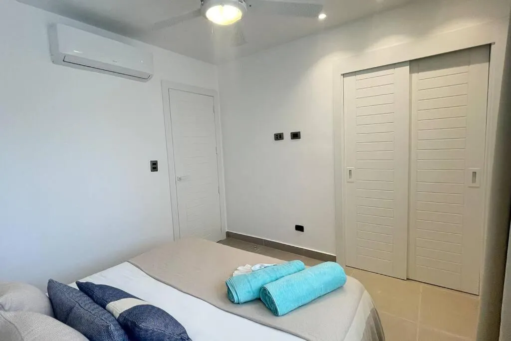 Image 2 of Tropical Deluxe 2 Bedroom Unit with Jacuzzi